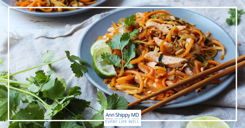 Pad Thai Zoodles with Chicken